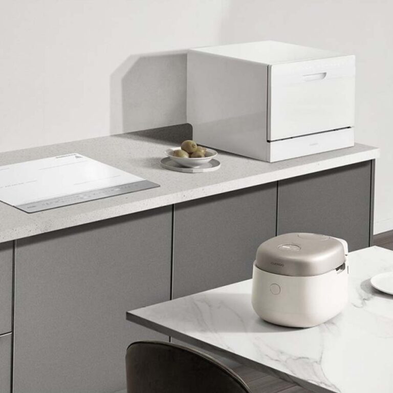 Nồi cơm điện tử áp suất cao tần 1.8L Cuckoo CRP-NHTR1010FW