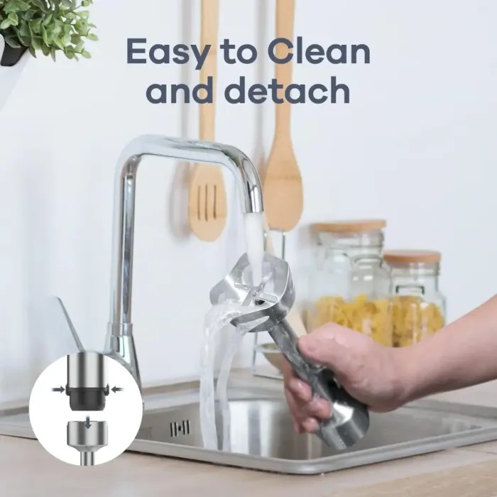 Hướng dẫn cách vệ sinh máy xay cầm tay sạch bong như mới tại nhà