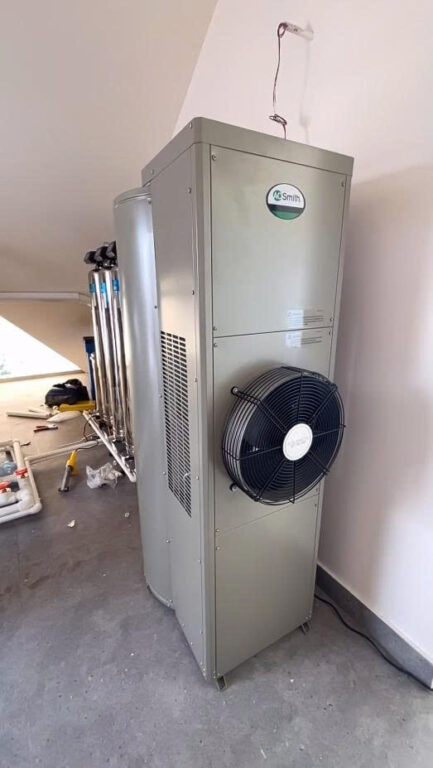 Máy nước nóng bơm nhiệt 300 lít A.O Smith CAHP1.5DI-80-6-W