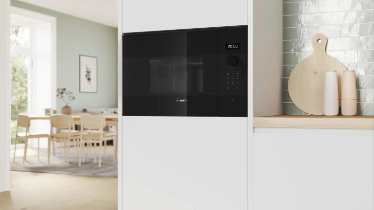 Lò vi sóng âm tủ Bosch BFL524MB2
