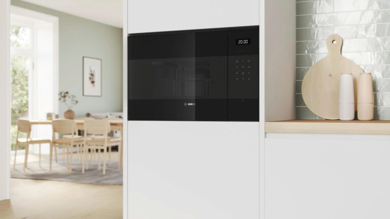 Lò vi sóng âm tủ có nướng Bosch BEL554MB2