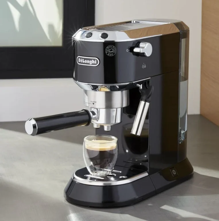 Máy pha cà phê Delonghi EC685.BK