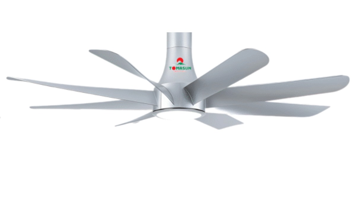 Cận cảnh bầu quạt trần đèn TOMASUN TMS-8G với tám cánh mỏng xếp đều quanh trục