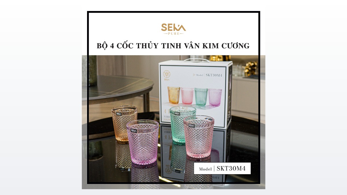 Hộp bộ 4 cốc thủy tinh vân kim cương SEKA SKT30M4 đặt cạnh bốn cốc màu